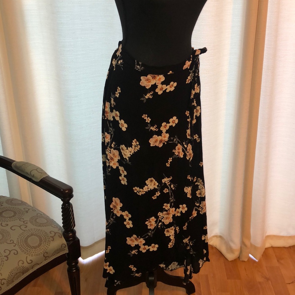 Wrap floral skirt